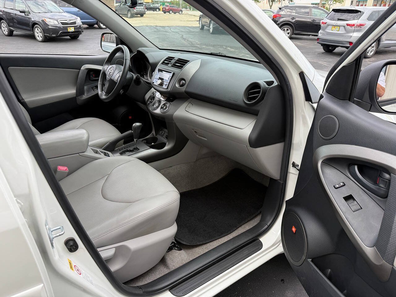 Used 2010 Toyota RAV4 Limited w/ Limited Extra Value Pkg AWD/4WD image 33