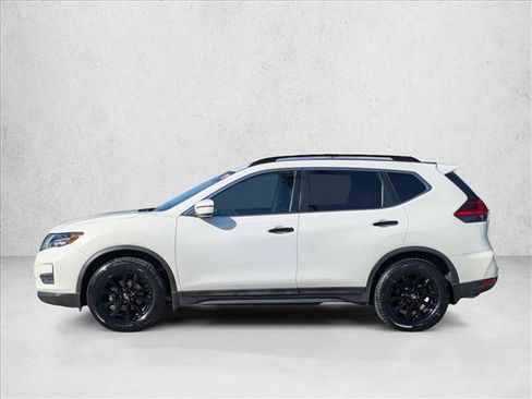 Used 2017 Nissan Rogue SV image 9