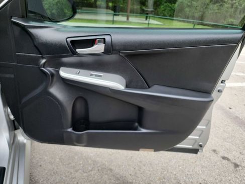 Used 2014 Toyota Camry SE FWD image 29