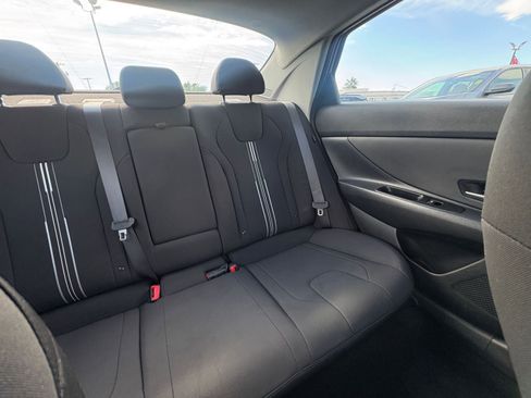 Used 2025 Hyundai Elantra SEL image 39