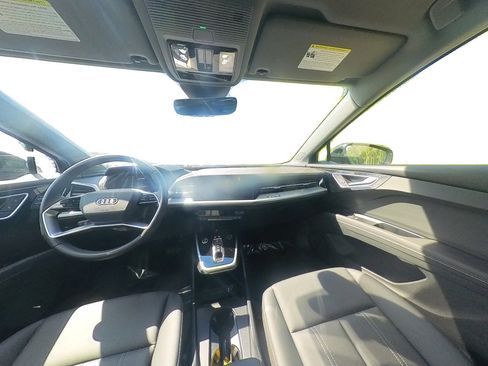 Used 2025 Audi Q4 e-tron Premium Plus image 60