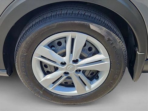 Used 2022 Nissan Kicks S FWD image 29