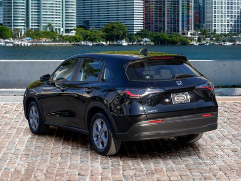 Certified 2023 Honda HR-V LX image 7