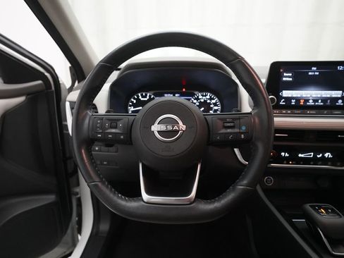 Used 2023 Nissan Rogue SV w/ SV Premium B Package image 4