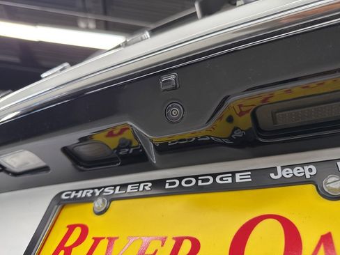 Used 2025 Jeep Wagoneer 2WD image 7