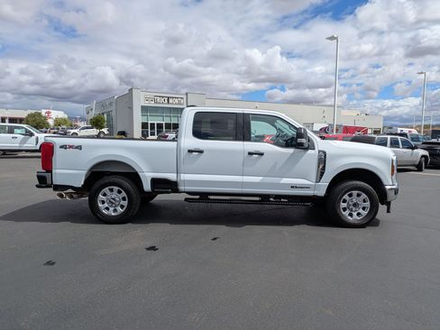 Used 2024 Ford F250 XLT AWD/4WD image 2