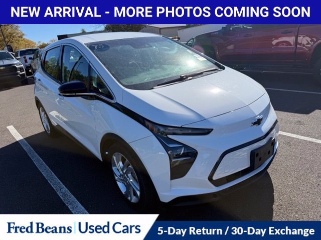 Used 2022 Chevrolet Bolt LT FWD image 1