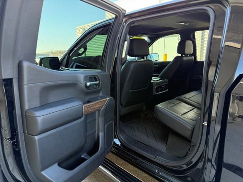 Used 2019 Chevrolet Silverado 1500 High Country w/ Technology Package image 21