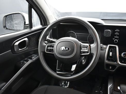 Used 2021 Kia Sorento LX image 15