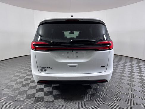 New 2026 Chrysler Pacifica Select w/ S Appearance Package AWD/4WD image 14