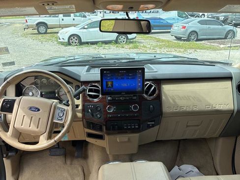 Used 2009 Ford F250 Lariat image 11