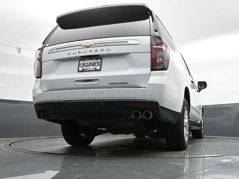 Used 2023 Chevrolet Suburban Premier AWD/4WD image 40