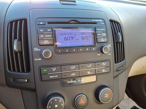 Used 2012 Hyundai Elantra SE image 24