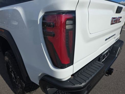 Used 2024 GMC Sierra 2500 AT4X image 29