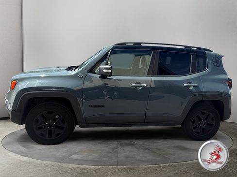 Used 2017 Jeep Renegade Trailhawk AWD/4WD image 4