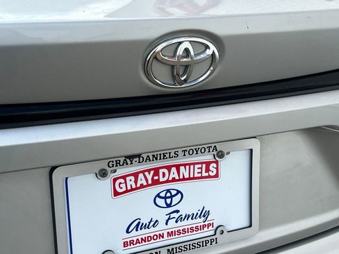 Used 2021 Toyota Corolla LE image 28