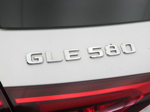 Certified 2022 Mercedes-Benz GLE 580 4MATIC image 19