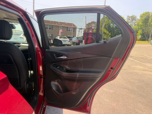 Used 2021 Buick Encore GX Select w/ Advanced Technology Package AWD/4WD image 24