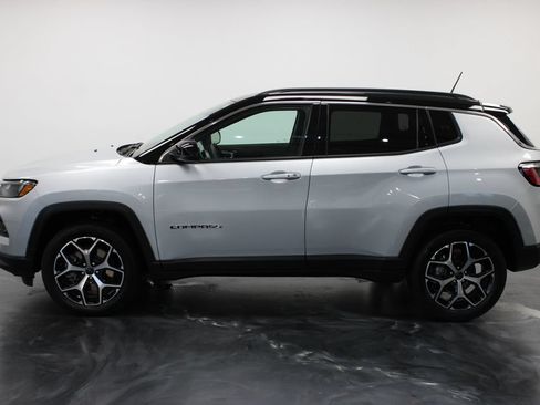 Used 2025 Jeep Compass Limited AWD/4WD image 23