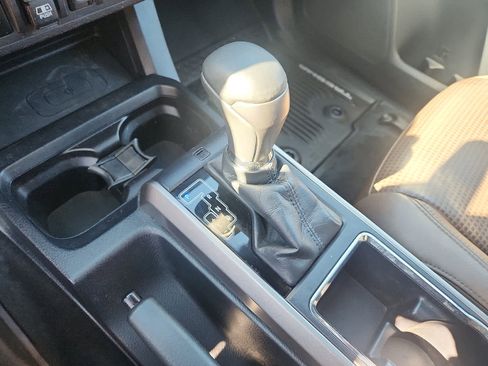 Used 2018 Toyota Tacoma Limited image 17