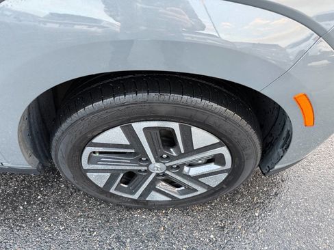 Used 2023 Hyundai Kona SE image 15