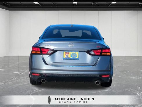 Used 2023 Nissan Altima 2.5 SR image 4