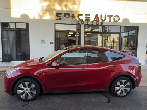 Used 2023 Tesla Model Y Long Range image 3