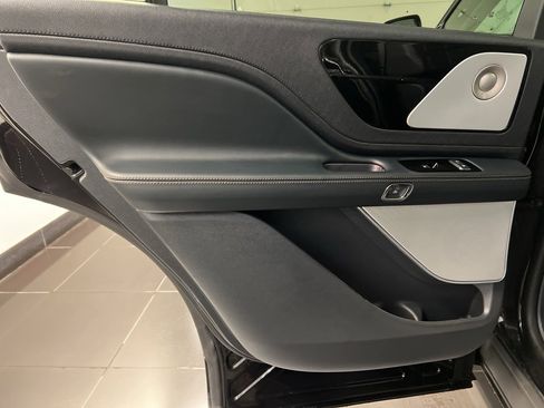 New 2026 Lincoln Aviator Reserve image 37