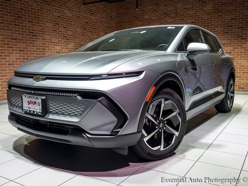 New 2026 Chevrolet Equinox EV LT image 2