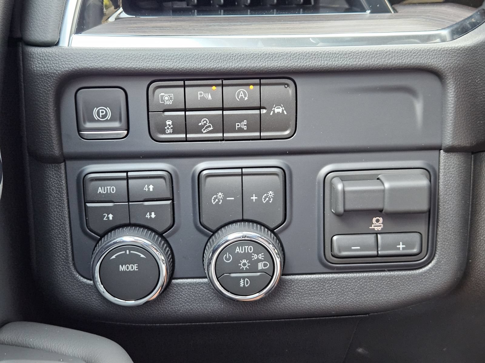 New 2026 Chevrolet Tahoe LT w/ Comfort Package AWD/4WD image 21