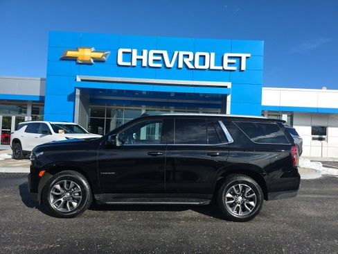 Used 2023 Chevrolet Tahoe LT w/ LT Signature Plus Package image 3