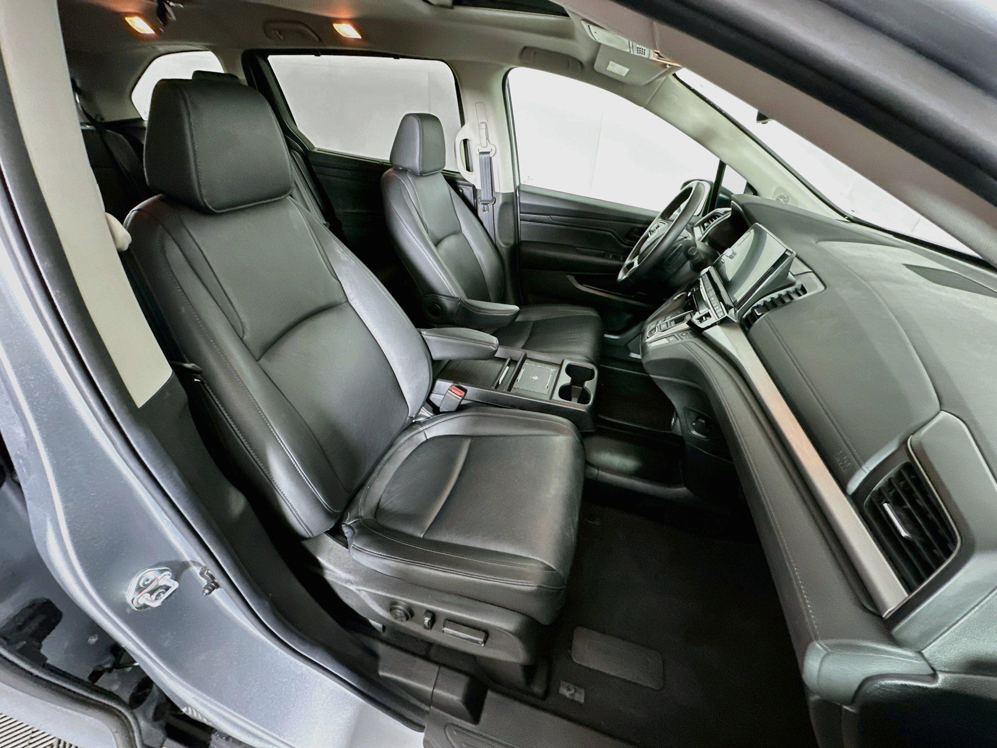 Used 2025 Honda Odyssey EX-L image 32