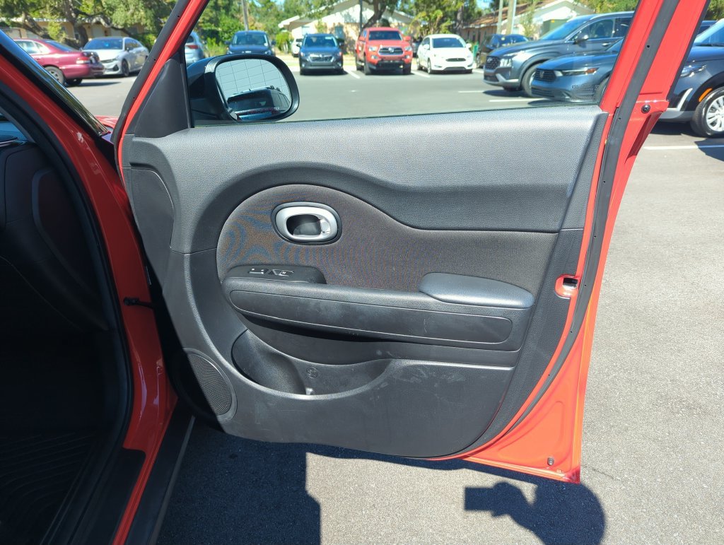 Used 2017 Kia Soul + w/ Designer's Package FWD image 31