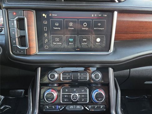 Used 2023 GMC Yukon XL Denali Ultimate AWD/4WD image 19