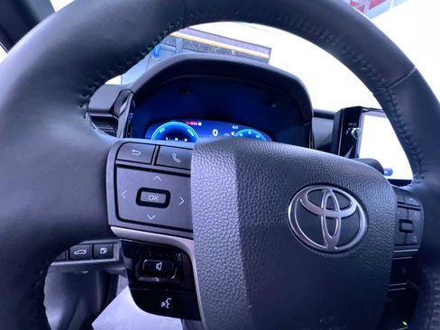 Used 2025 Toyota Camry XSE image 20
