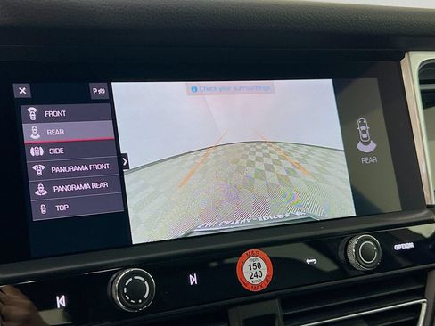 Certified 2026 Porsche Macan AWD/4WD image 17