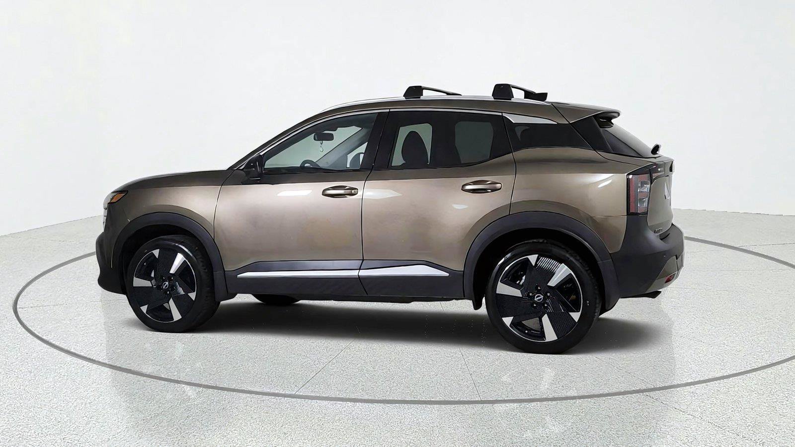 Used 2026 Nissan Kicks SR w/ Cold Weather Package AWD/4WD image 4