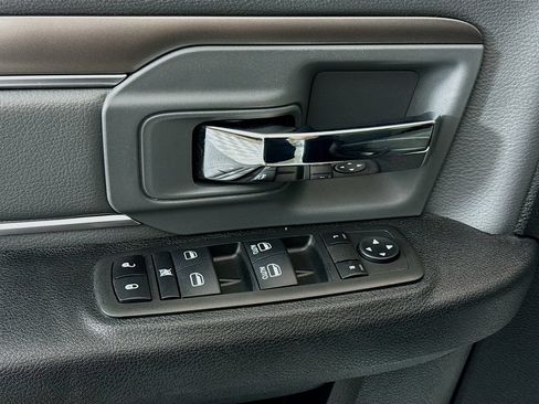 Used 2023 RAM 1500 Classic SLT w/ Electronics Group AWD/4WD image 17