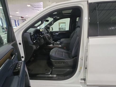 Used 2024 Chevrolet Silverado 1500 High Country w/ Technology Package AWD/4WD image 24