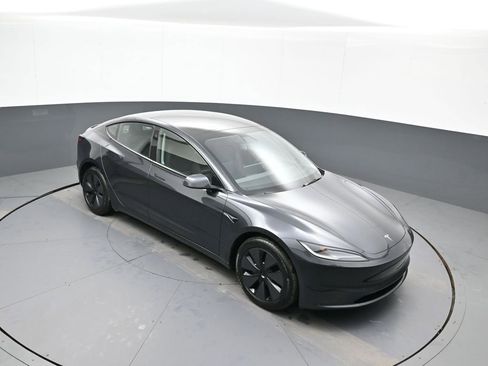 Used 2025 Tesla Model 3 Long Range image 38