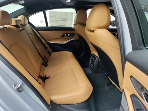 New 2026 BMW 330i Sedan w/ M Sport Package image 25