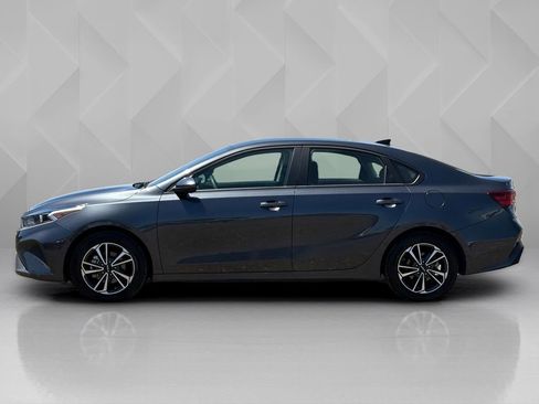 Used 2022 Kia Forte LXS image 8