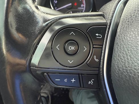 Used 2020 Toyota Camry SE image 22