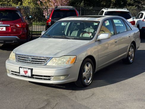 Used 2004 Toyota Avalon XLS FWD image 3