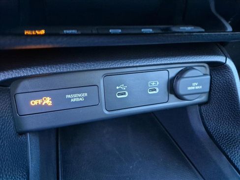 Certified 2025 Honda Civic Sport image 18