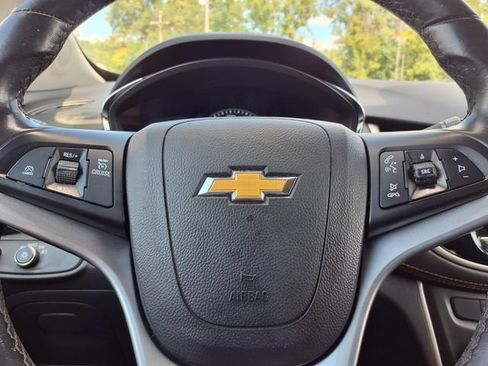Used 2020 Chevrolet Trax LT w/ Driver Confidence Package FWD image 14