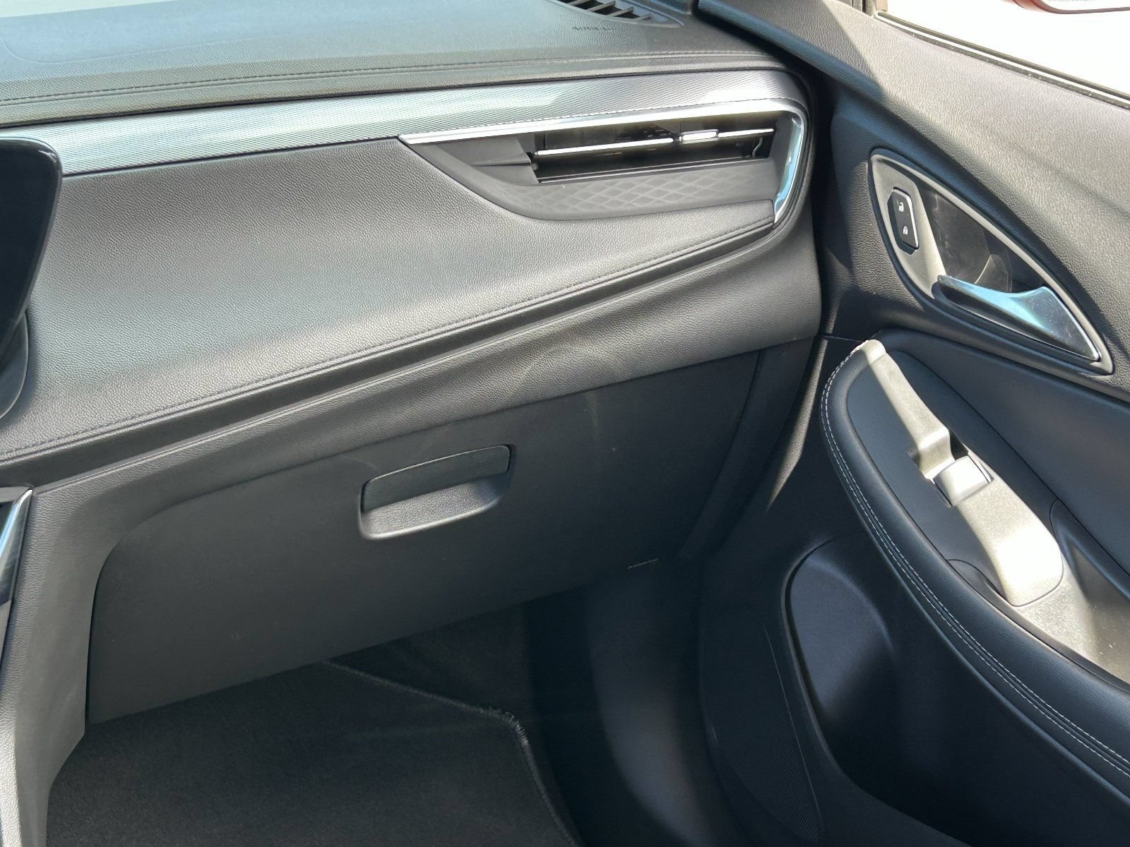 Certified 2024 Buick Encore GX Preferred FWD image 19