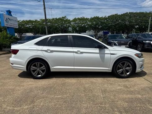 Used 2019 Volkswagen Jetta R-Line FWD image 4