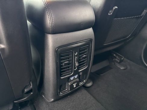 Used 2021 Jeep Grand Cherokee Limited image 18