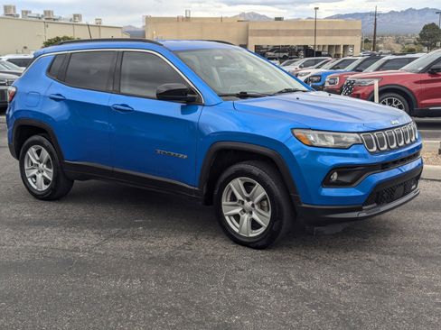 Used 2022 Jeep Compass Latitude AWD/4WD image 1